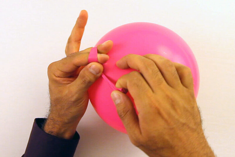 how to use finger balloon tie