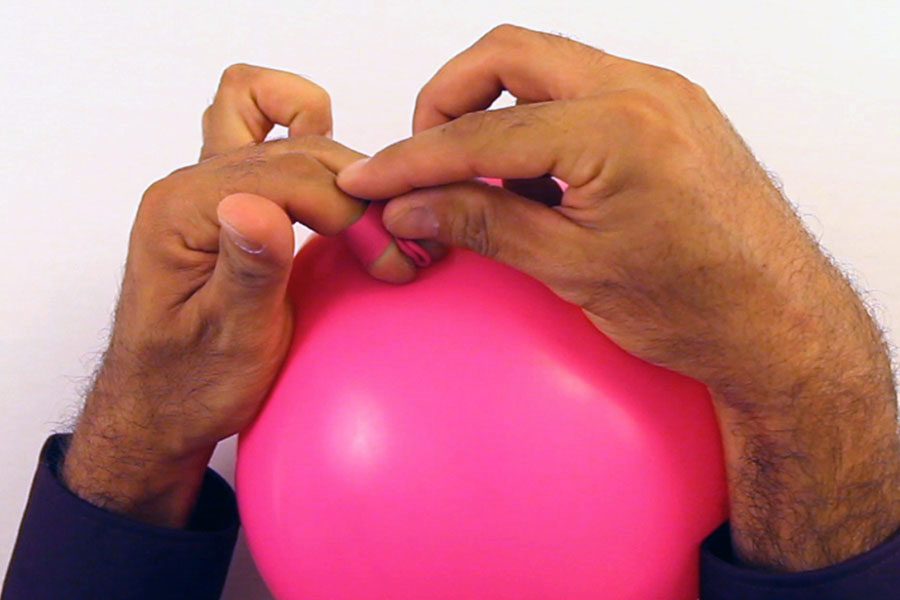 How to tie a balloon