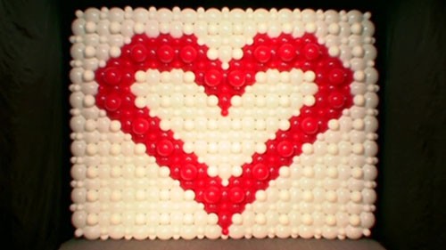 balloon heart Link-o-loon wall by guido verhoef