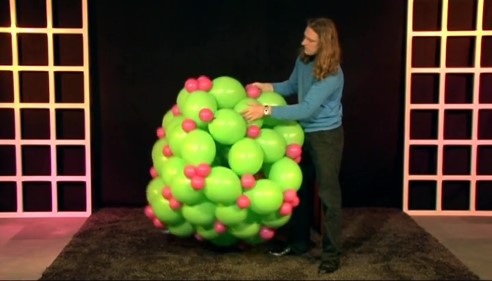 Link-o-Loon cube balloon decor