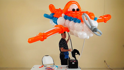 Paradables airplane by Dave Brenn (David Brenion) balloon art online course