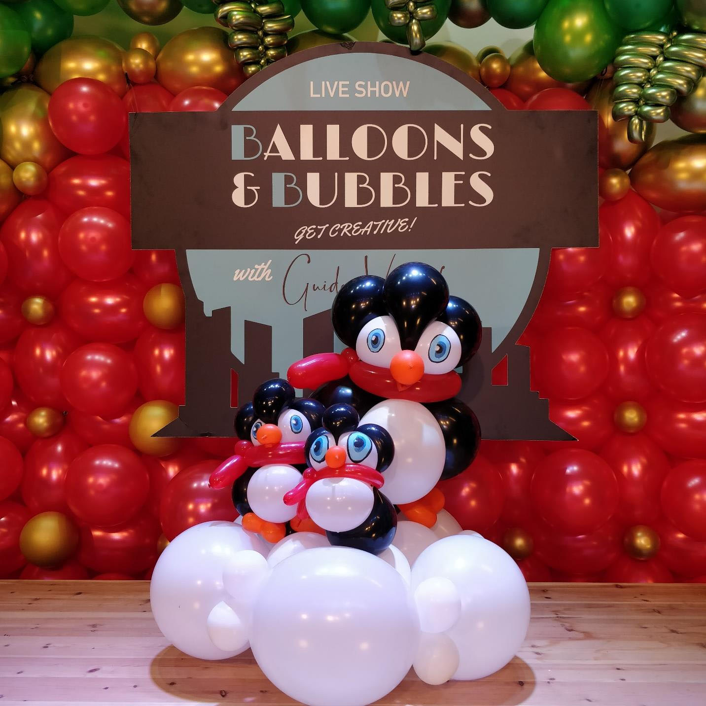 penguin balloon decor