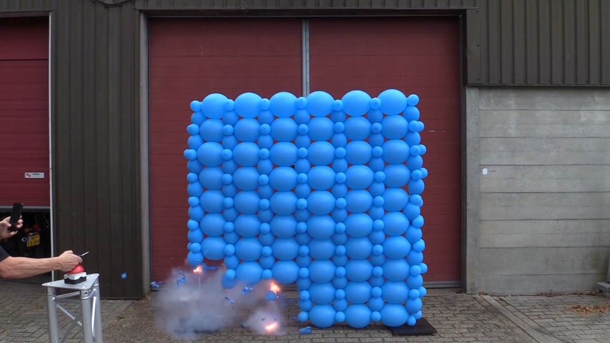 Exploding Balloon wall tutorial 1